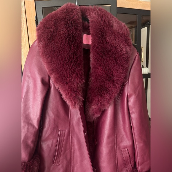Azalea Wang Marbolo trench coat faux fur PU buttons shawl collar cuffs burgundy - Picture 4 of 12